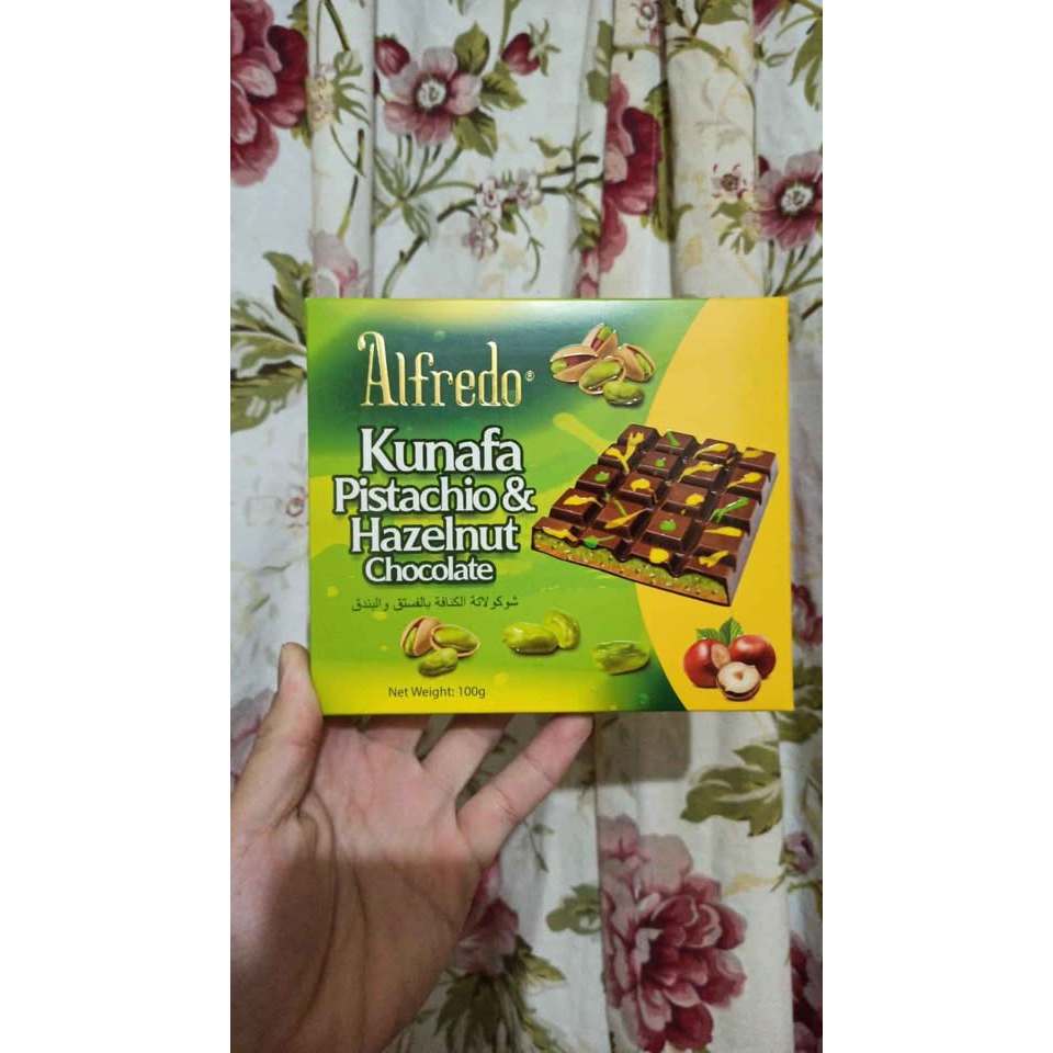 

Coklat Dubai Alfredo Pistachio & Hazelnut Chocolate 100 gram Import Singapore