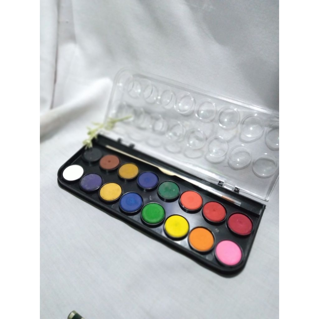 

Pewarna air/Watercolor