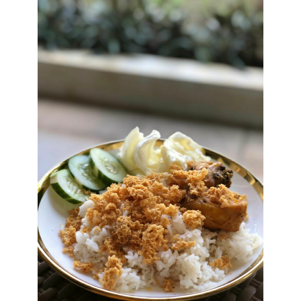 

kremesan sari ayam asli varian PEDAS