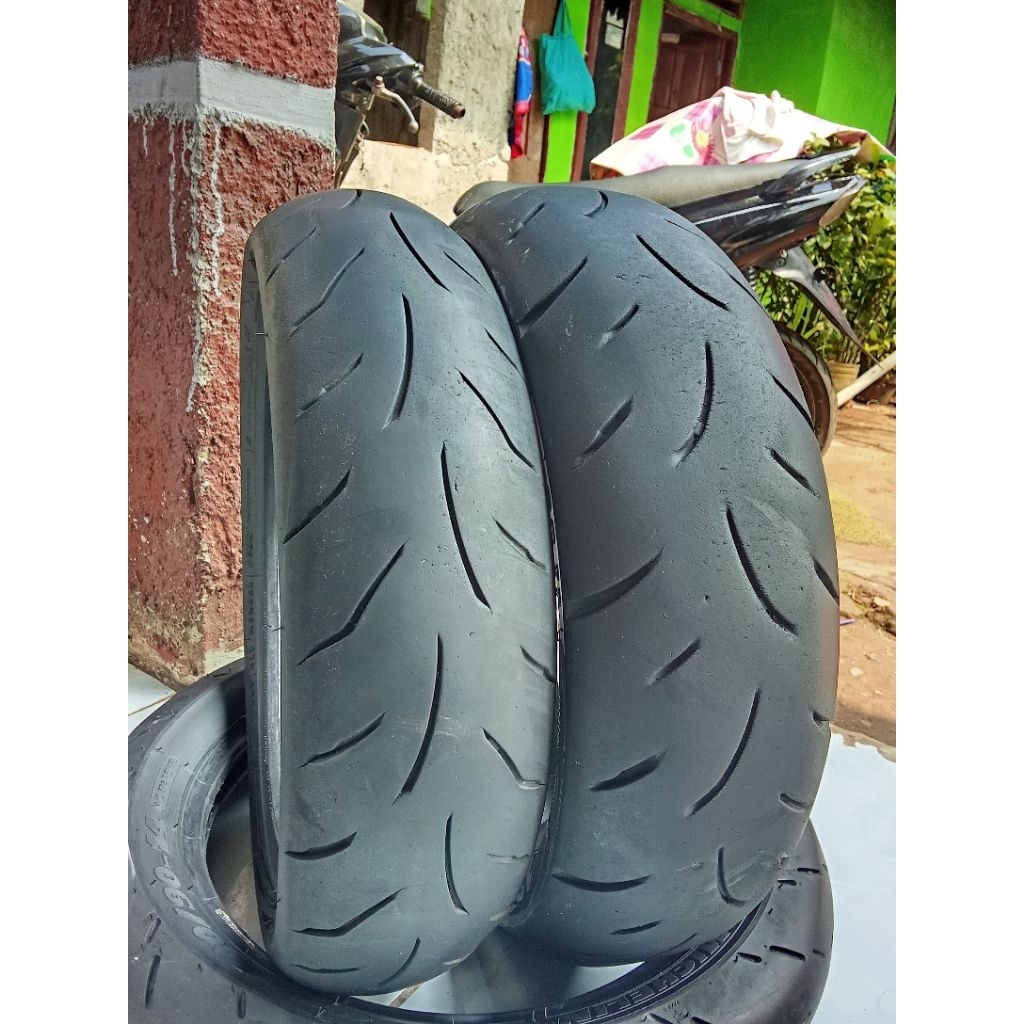 DISKON sepasang ban copotan motor nmax merk maxxis victra uk 110/70&130/70 ring 13 tubeles