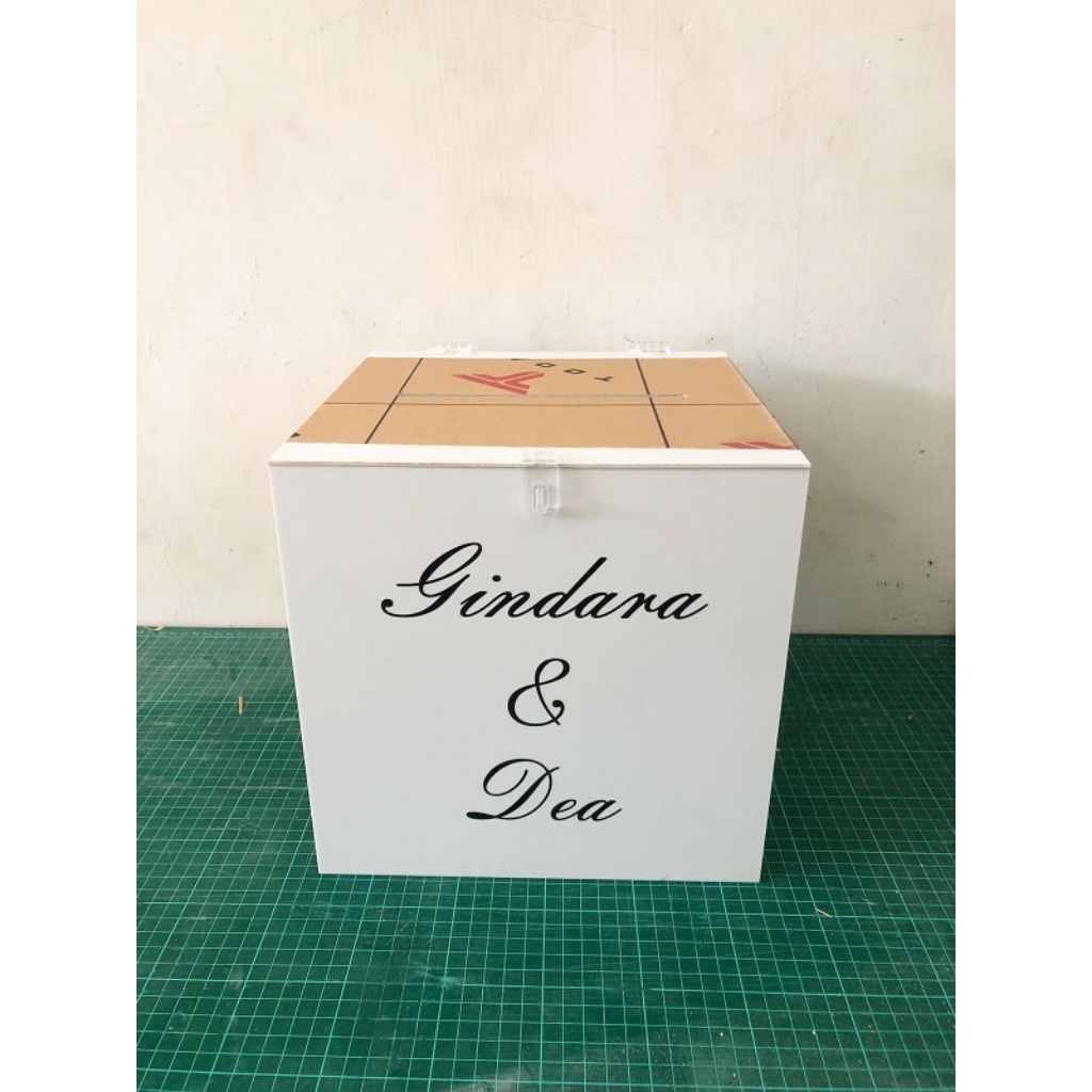 

KOTAK AMPLOP / KOTAK ANGPAO INCLUDE UV NAMA