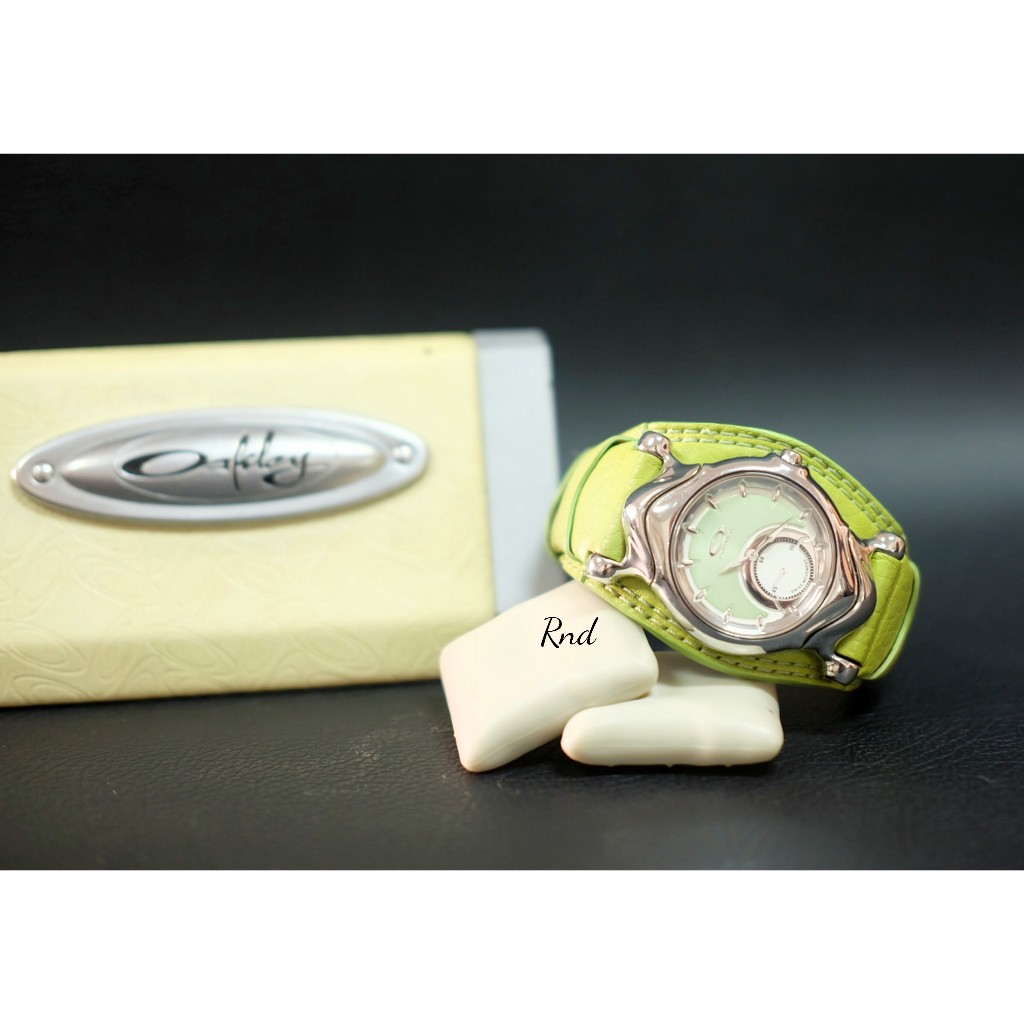 Jam tangan wanita Oakley seri Jury polished strap kulit green