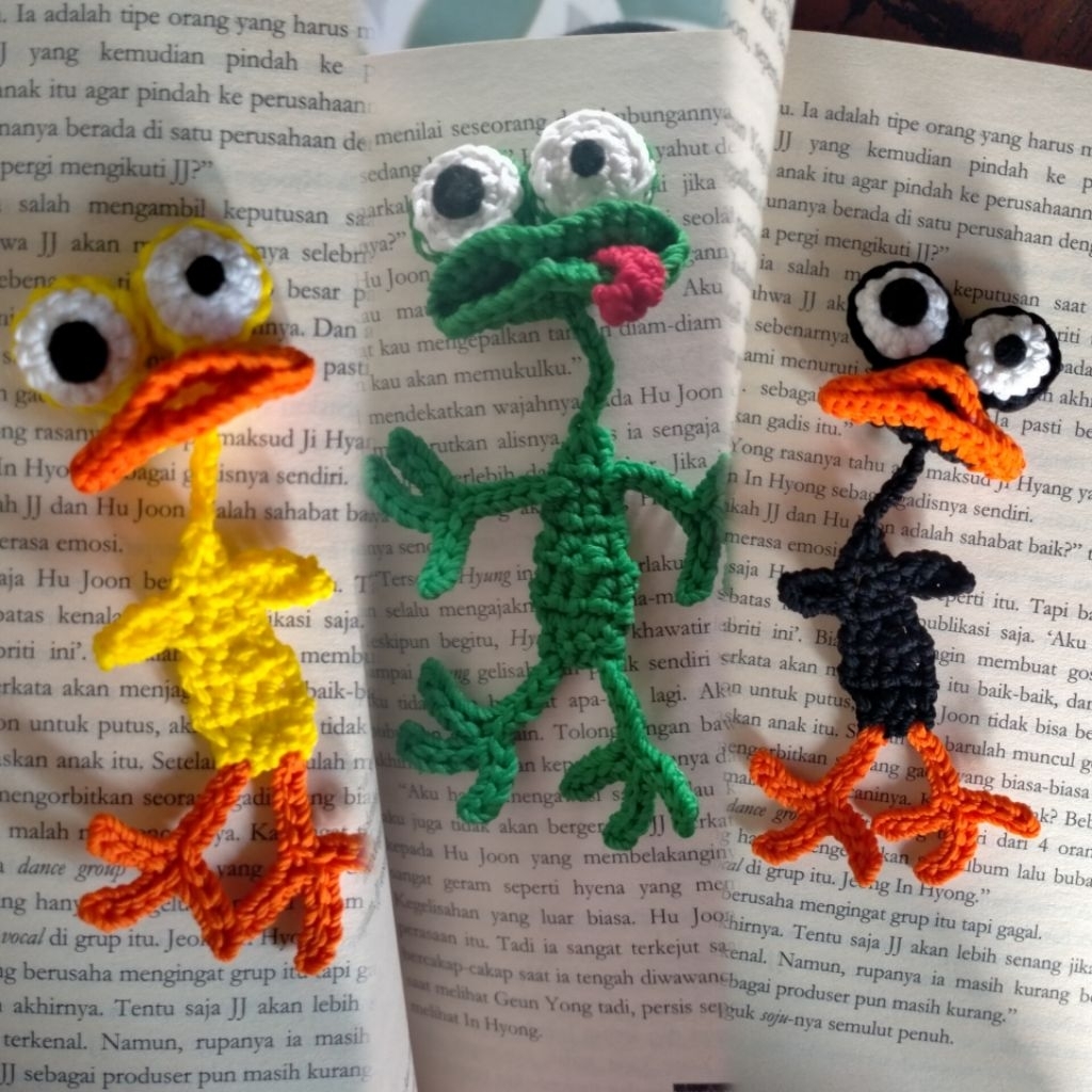 

Crochet Frog / Duck Bookmark || Pembatas Buku Kodok / Bebek Rajut