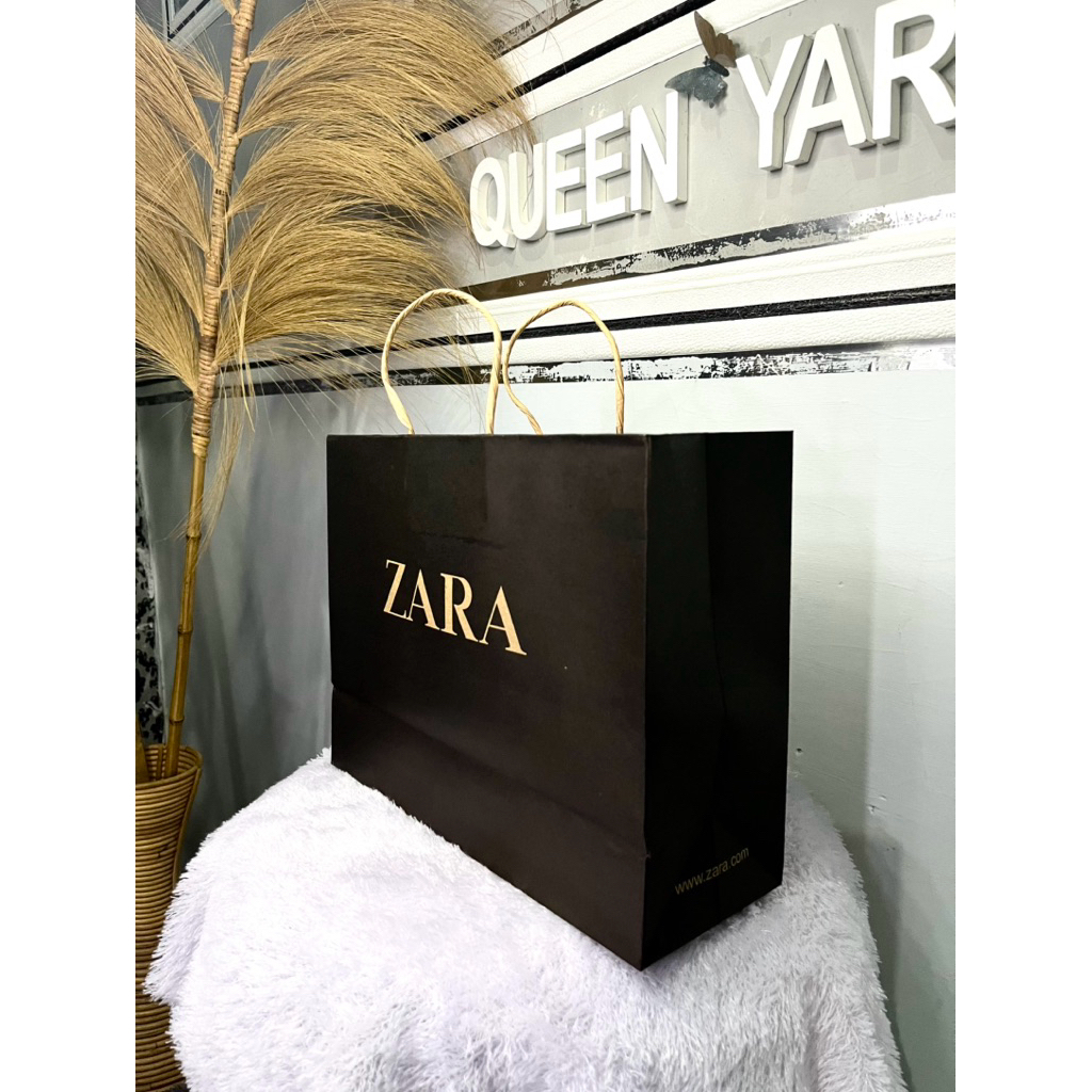 

PAPERBAG Z4R4 HITAM untuk tas kado