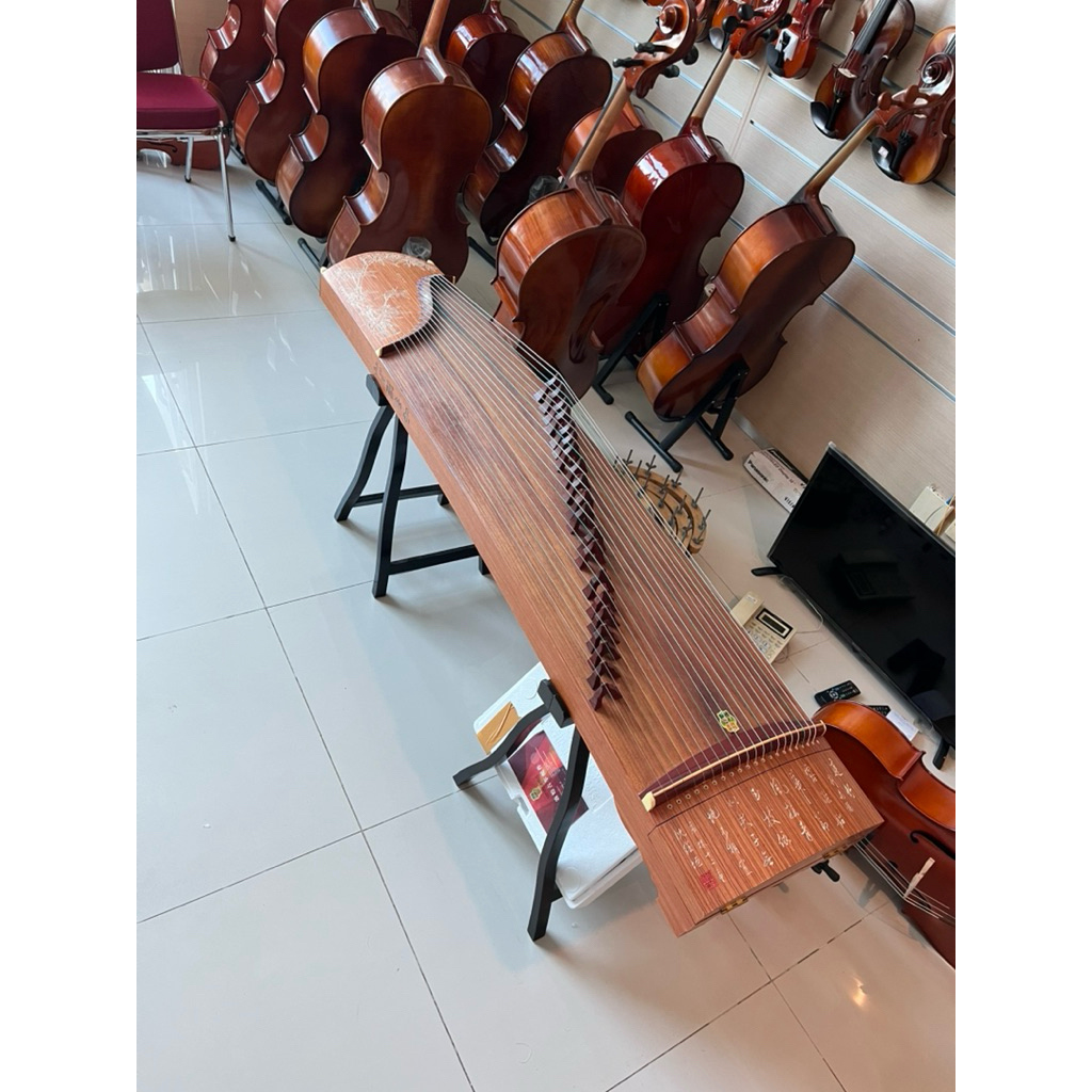 Guzheng/Kecapi/ Brand Dun Huang 689E Original made in Dun Huang China