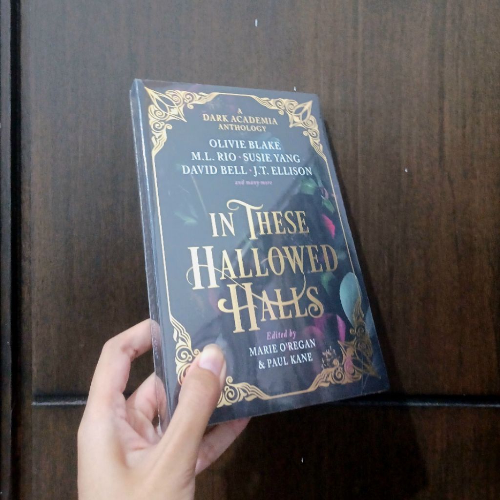 [New Sealed] IN THESE HALLOWED HALLS - Olivie Blake, ML Rio PB UK | #wts #unhaul #preloved #sealed #