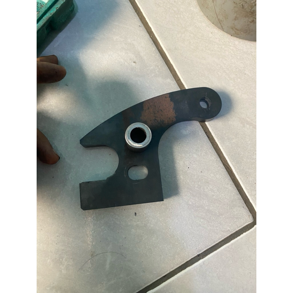 BREKET SHOCK MX PNP KE SCORPIO ARM NINJA RR