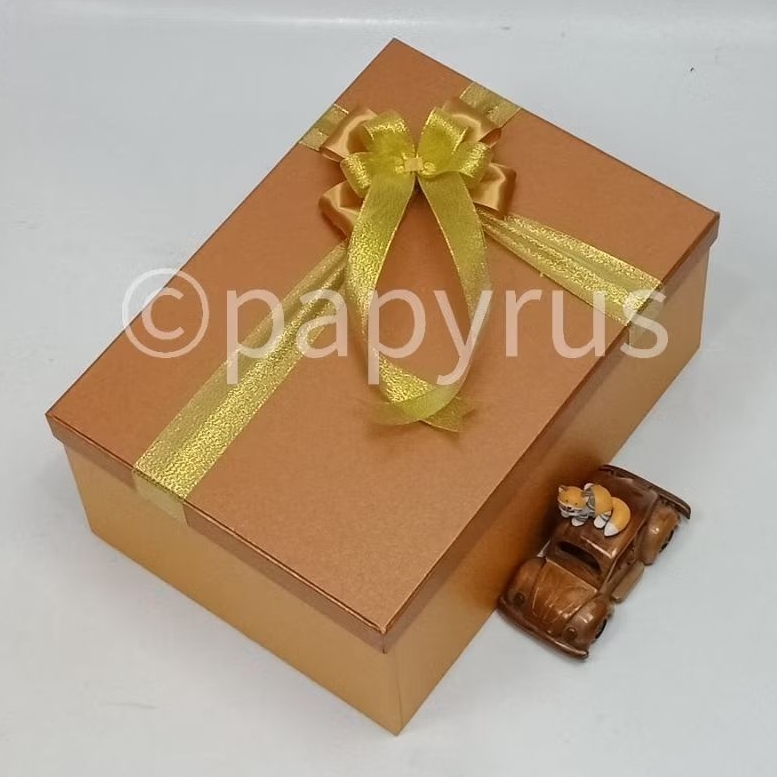 

PAPYRUS Kombinasi 25x35 Tinggi 15cm Kotak Kado Gift Box V2