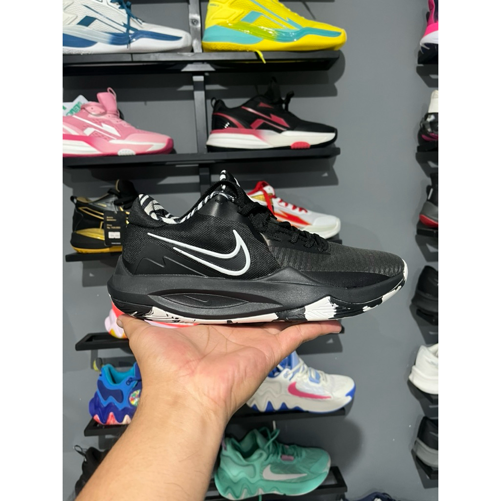 Nike Precision6