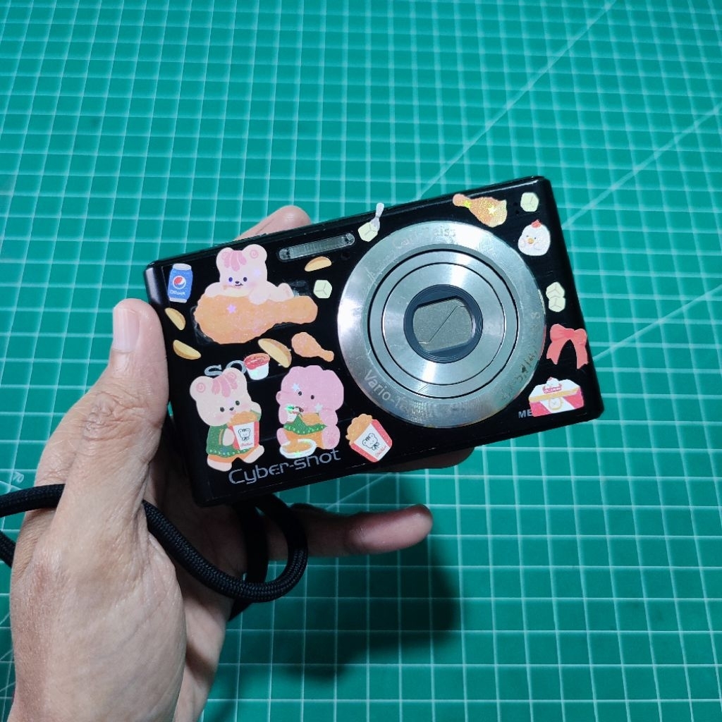 KAMERA DIGITAL DIGICAM SONY CYBERSHOT  BEKAS SECOND DSC-W550