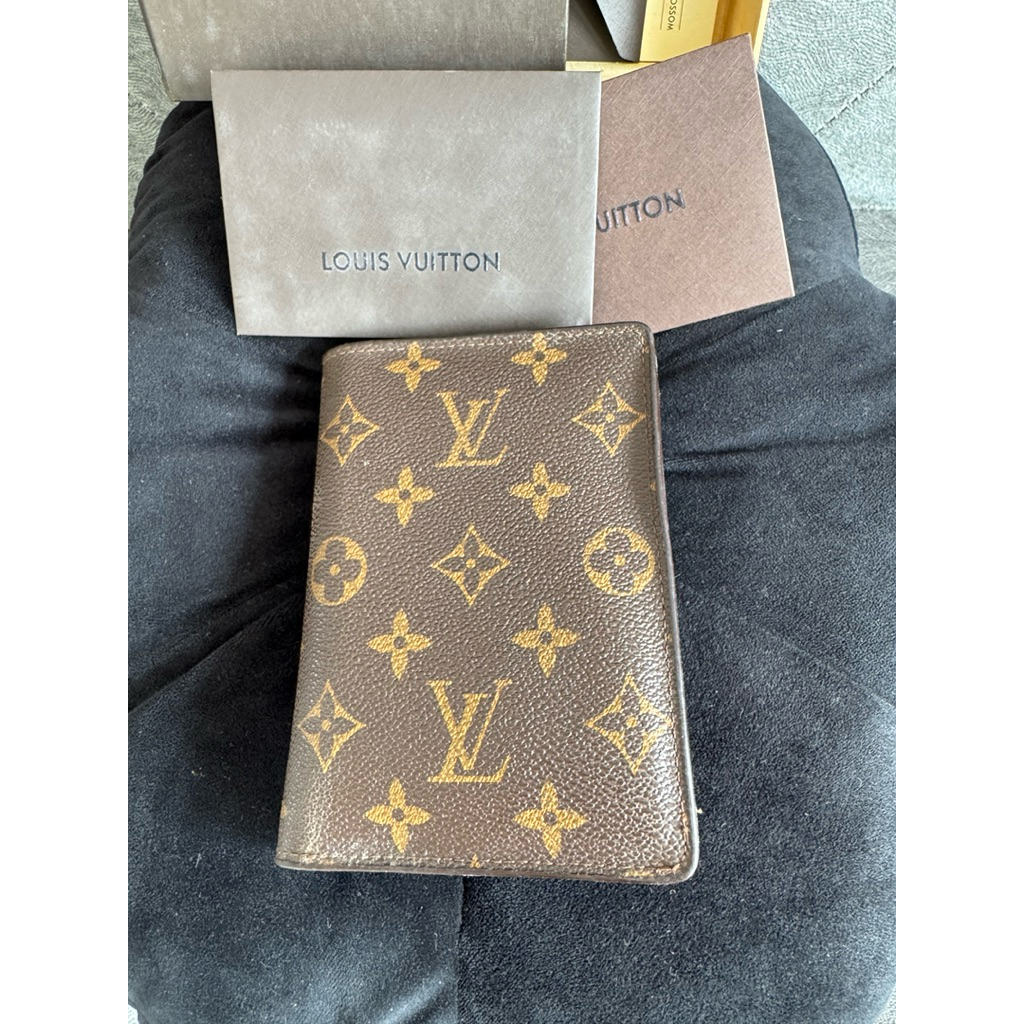 DOMPET PASPOR LOUIS VT SEMI PREMIUM PRELOVED