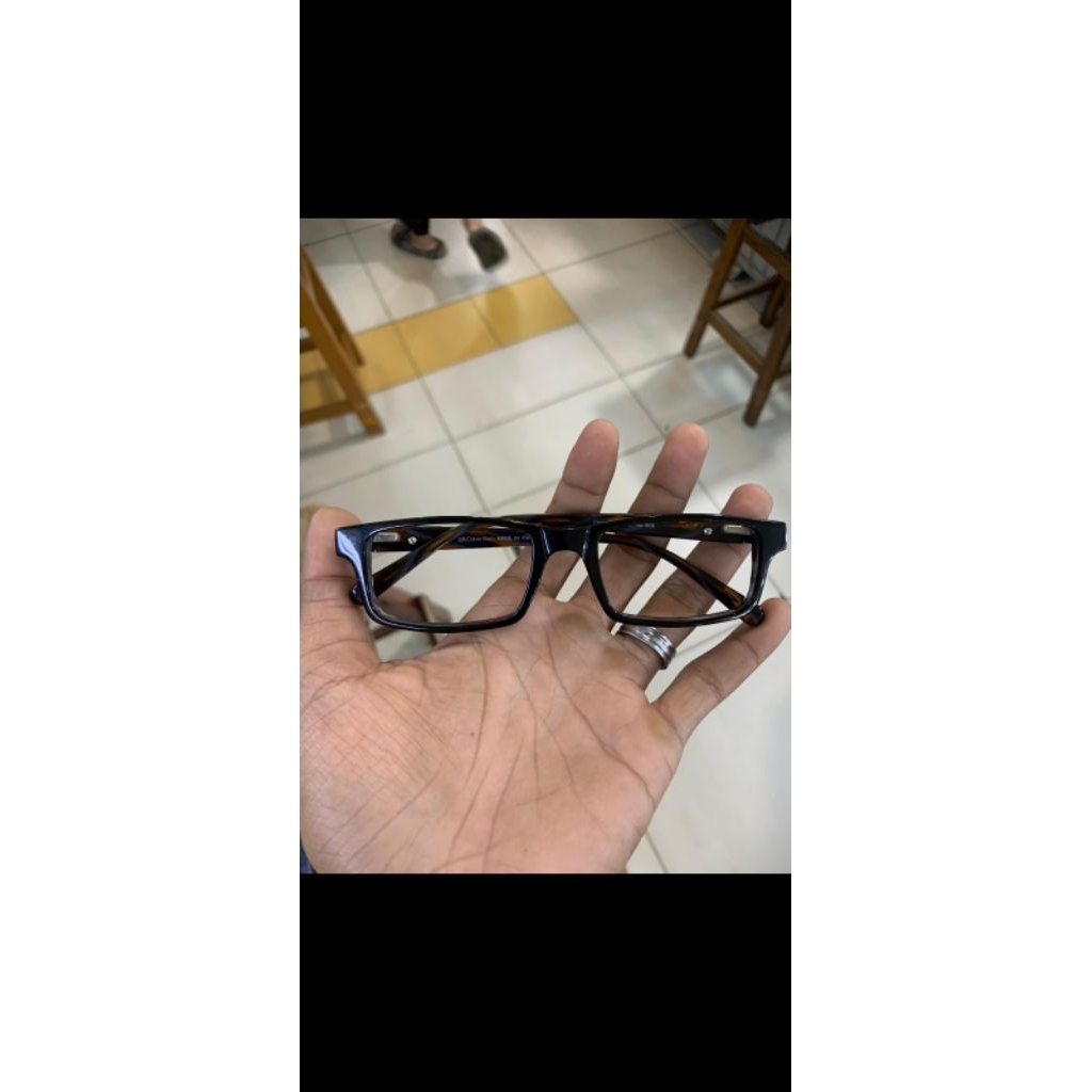 kacamata CK Calvin Klein second original barang masih mulus banget di jamin gak ngecewain customer