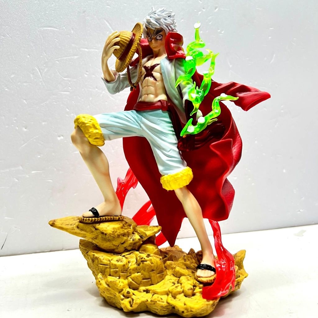 Mainan action figure Monkey D. Luffy gear 5 nika joyboy one piece Tinggi sekitar 21 cm 
Detail bagus