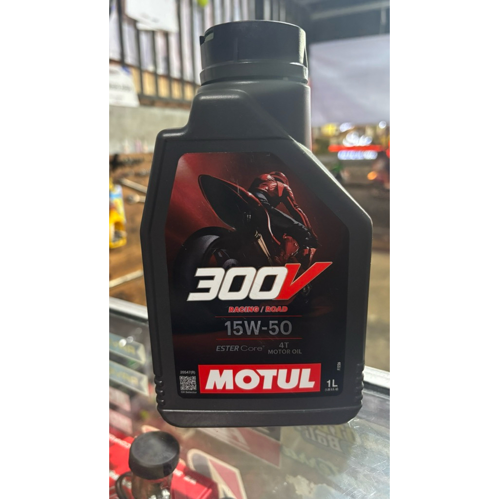 Oli Mesin Motor Manual 1 Liter 1L Motul 300V Racing Road 15w-50 Ester Core 5100 Road Off Road 10W-40