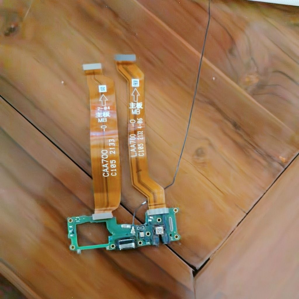 PAPAN CAS KONEKTOR CAS REALME 8 ORI COPOTAN