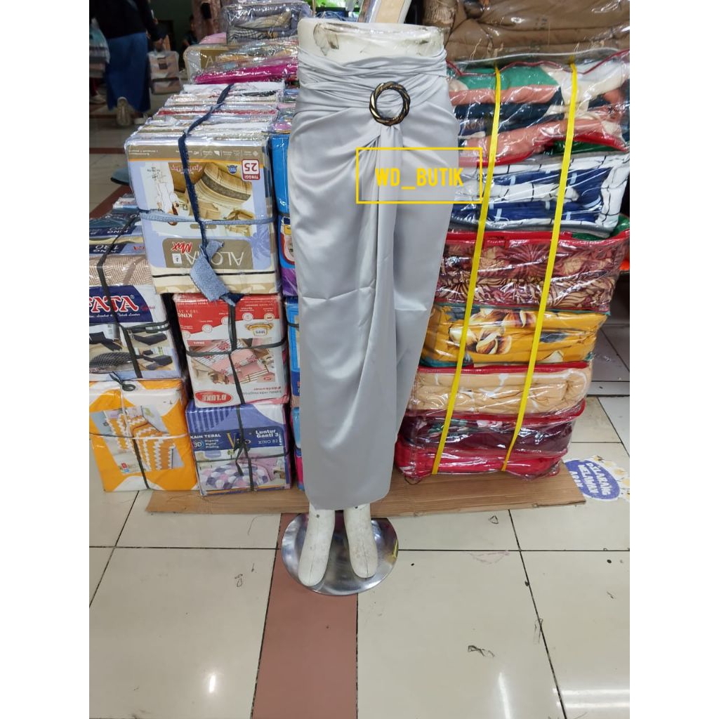 Rok Lilit Elegan - Bahan Satin Roberto Cavalli Premium