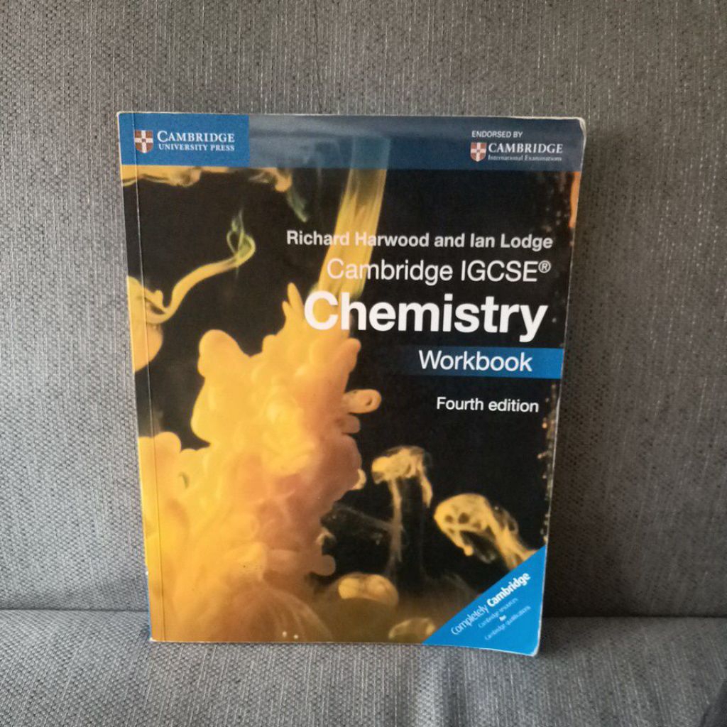 CAMBRIDGE IGCSE CHEMISTRY (WORKBOOK)