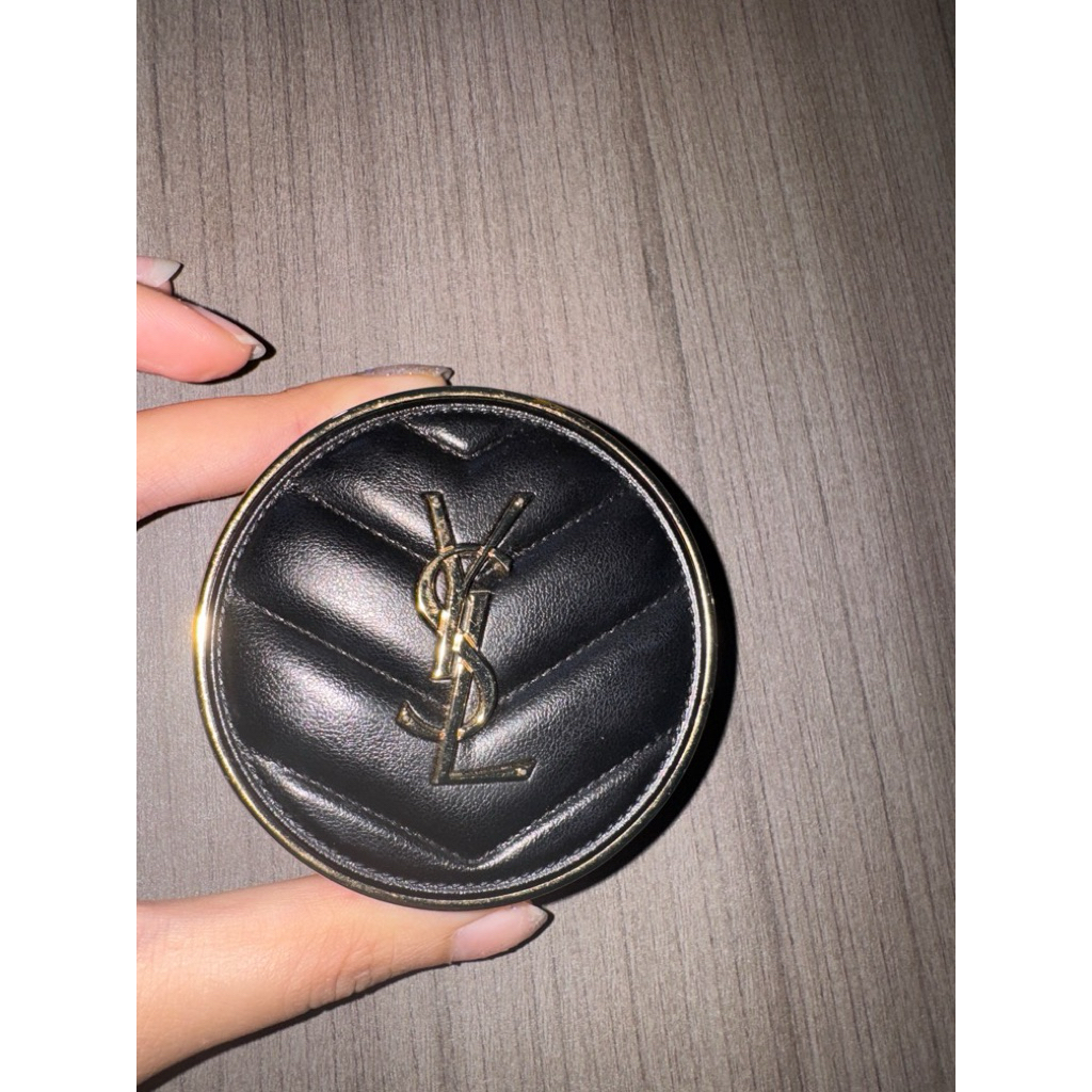 Case YSL cushion black ori
