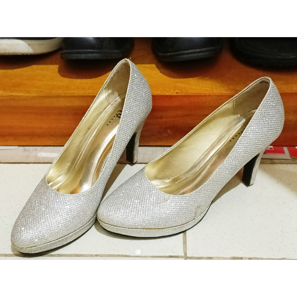 (PL) Sepatu Hak Tinggi Wanita Produk Lokal