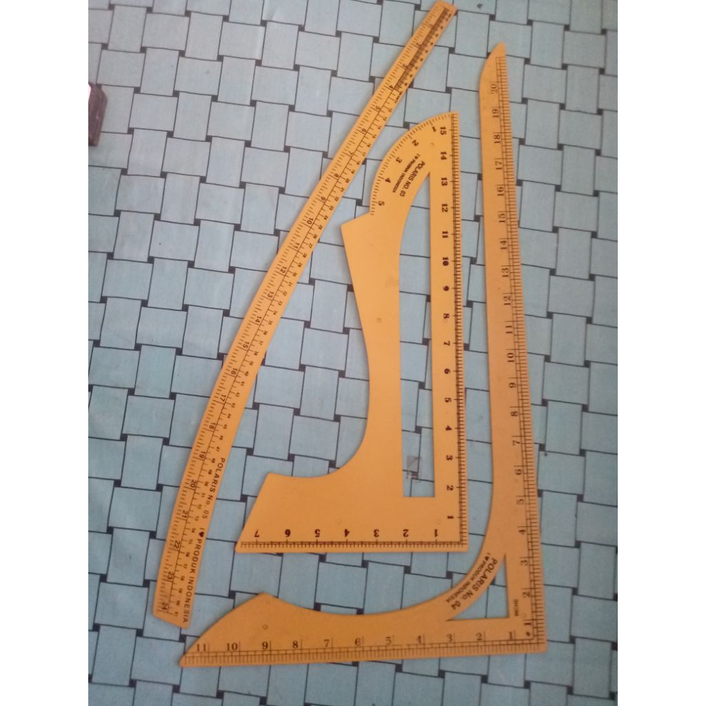 

penggaris pola baju / polaris isi 3