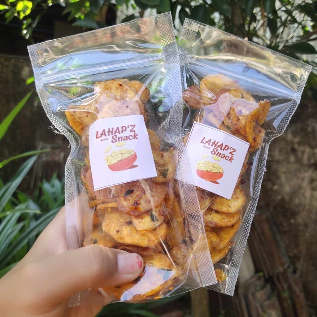 

kripik pisang pedas daun jeruk bumbu cabe alami pedas kriuk bikin nagih kemasan pouch 50gr