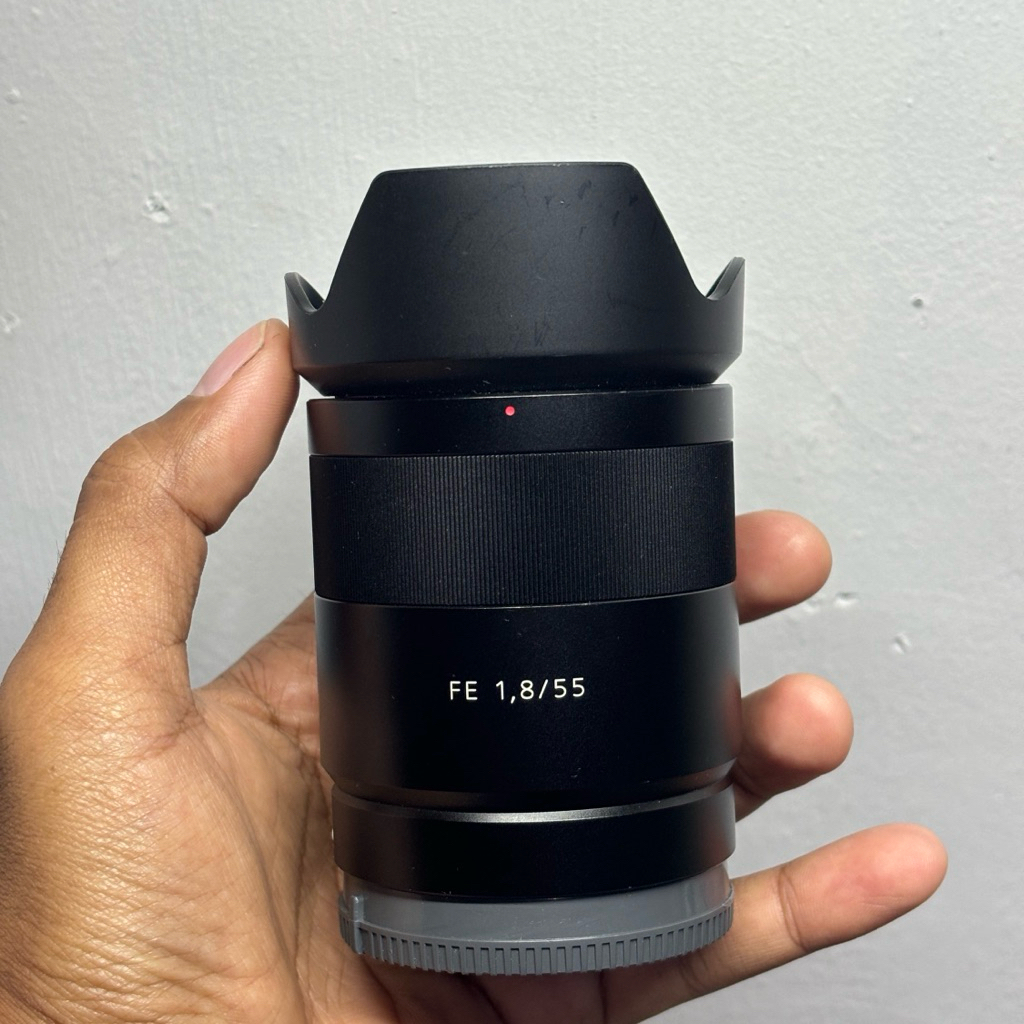 lensa zeiss 55mm f1.8 sony