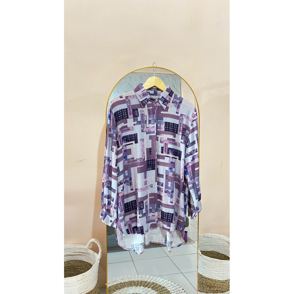 Atasan Tunik Wanita Motif Abstrak