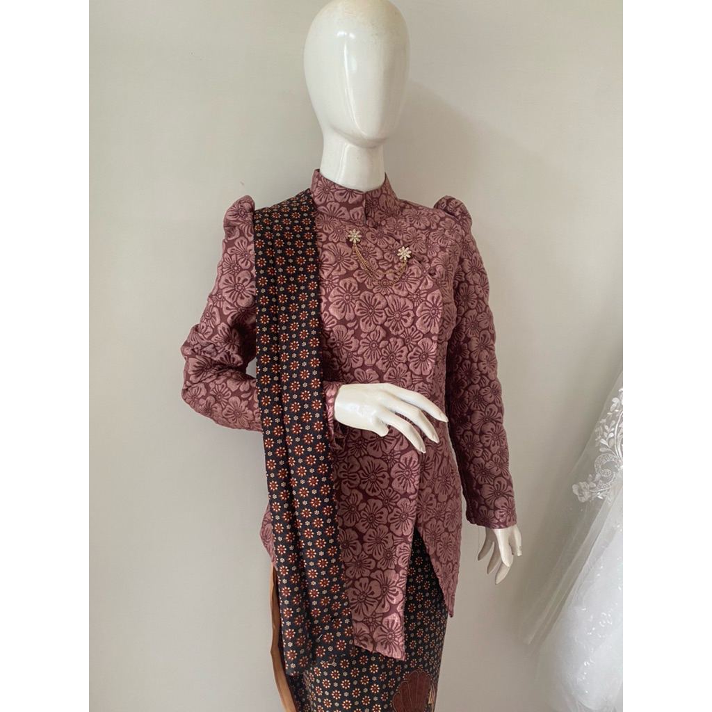 KEBAYA JANGGAN JAGUAR