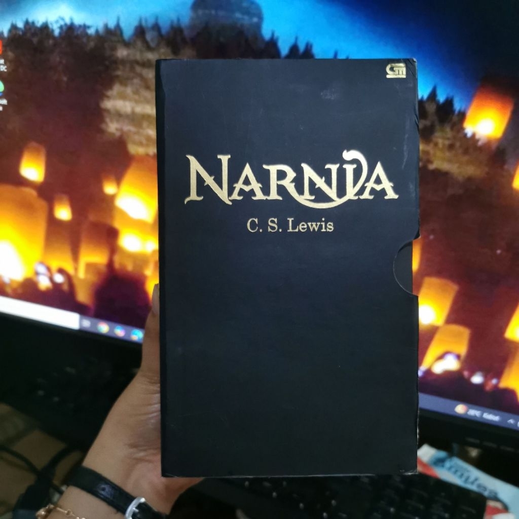 

BUKU NARNIA C. S. LEWIS ISI 7PCS BUKU