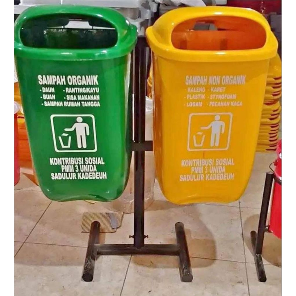 tempat sampah model gantung 2 pilah kapasitas 60 liter, tempat sampah 2in1, tempat sampah outdoor, t