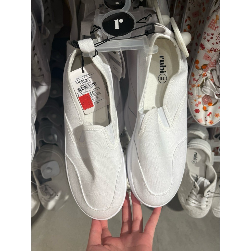 RUBI WHITE SLIP ON ( sz 41 / 25,7 cm)  | DISCOUNT JASTIP NITIPINKEUNA