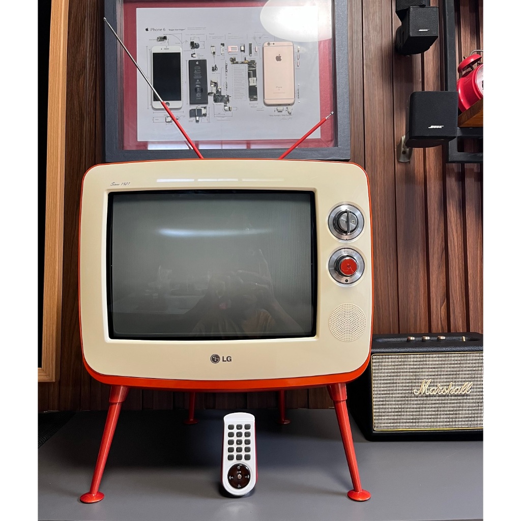 Televisi / TV Tabung CRT LG Retro Classic Serie 1 Type 14SR1AB Vintage & Antik
