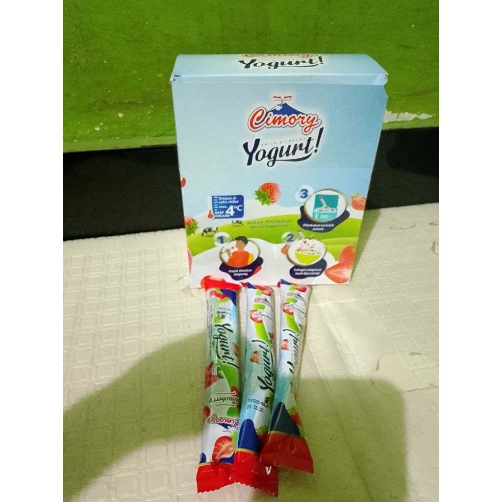 

1 box Cimory yougurt stik 40gr rasa strawberry 1 box isi 25 stik
