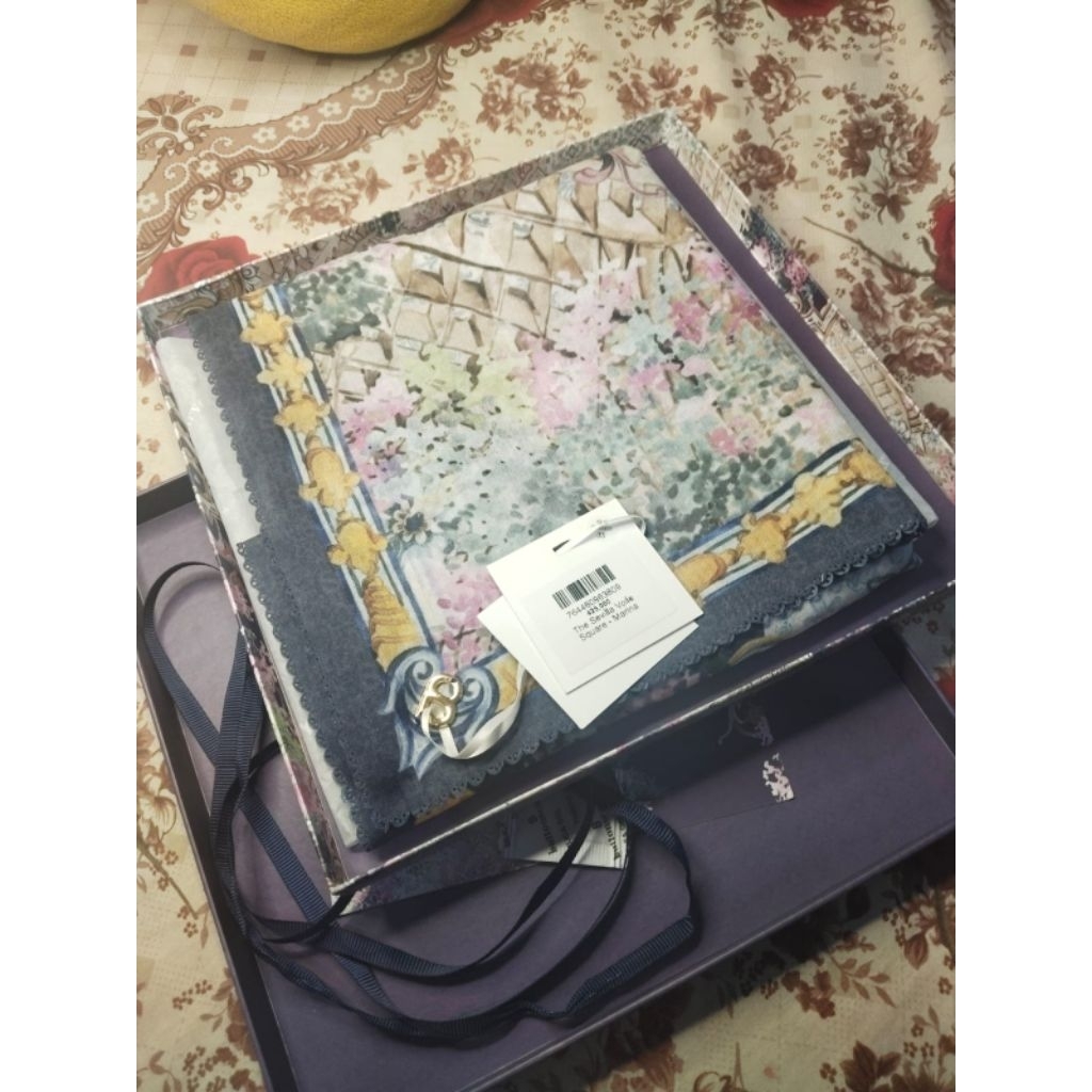 sevilla marina/ navy  new buttonscarves,parfum colmar Bs