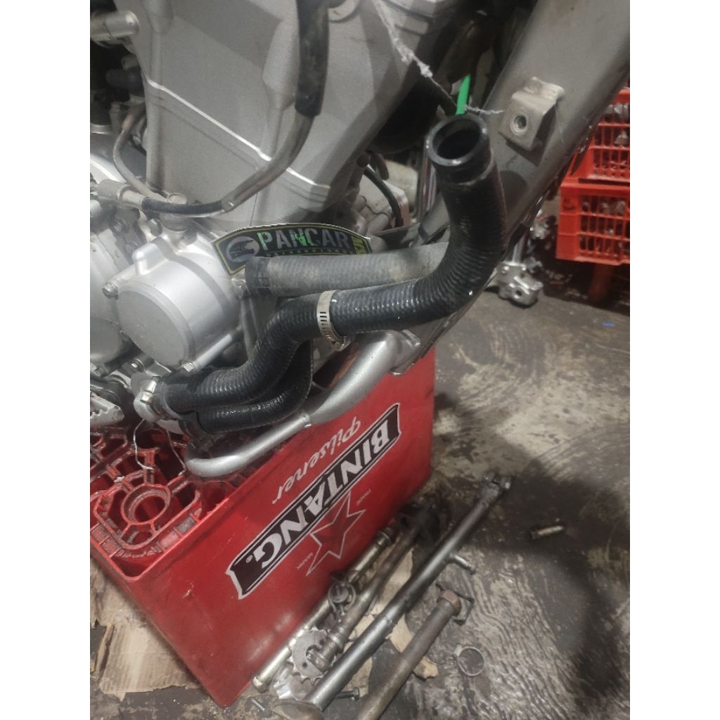 selang radiator ori Klx 250 copotan motor