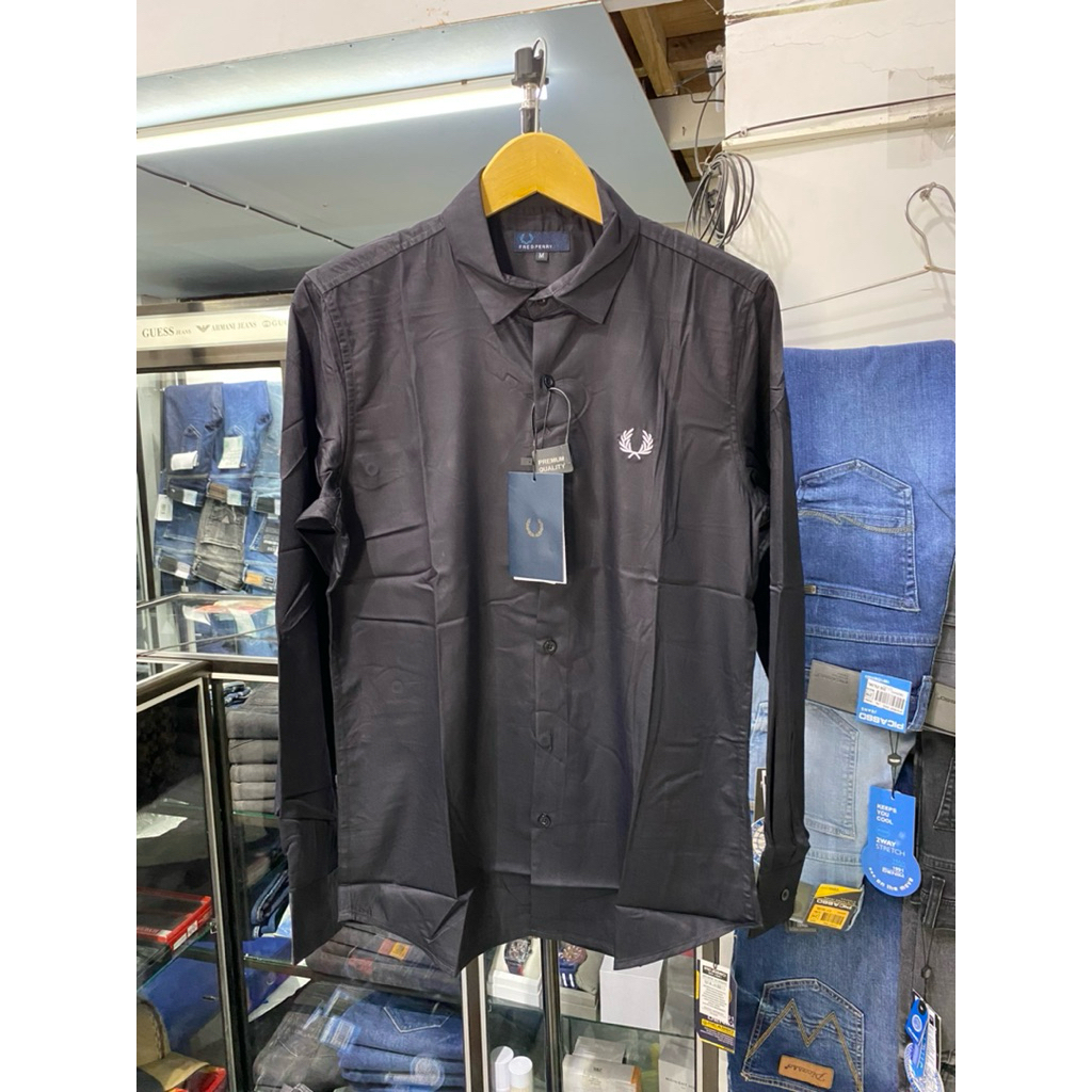 kemeja polos pria hitam/putih panjang bahan licin miror merek FF PP