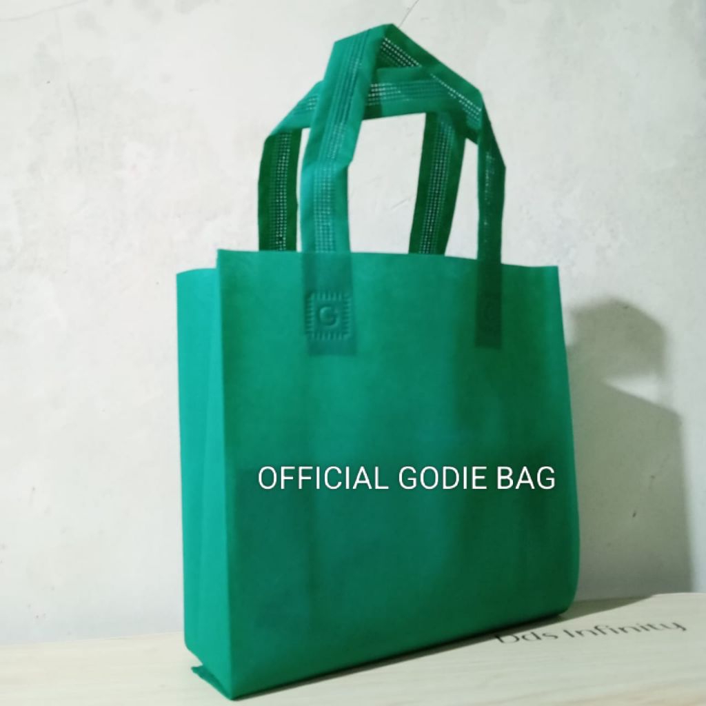 

tas tali Spunbond ukuran 20x25 isi 60pcs