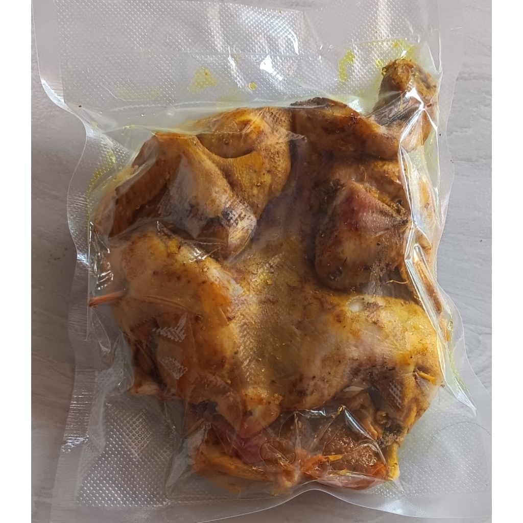 

AYAM UNGKEP UTUH BEKAKAK 1 EKOR