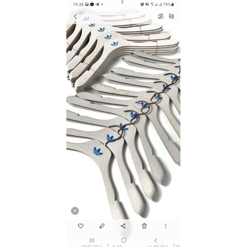 hanger adidas trifoil