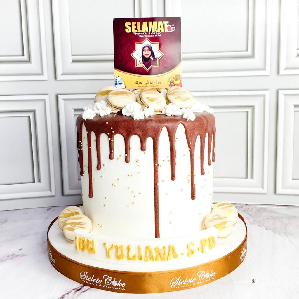 

Kue Ulang tahun/Birthday Cake/Kue Ultah Tema Guru/Kue Tema Foto/Kue Birthday jakarta