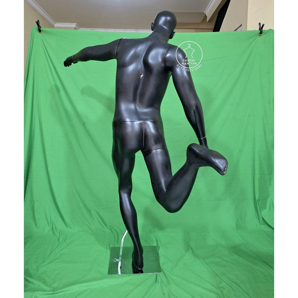 manekin full body/manekin pria/full body pria/full body pria sport/full body pria nendang bola/manek