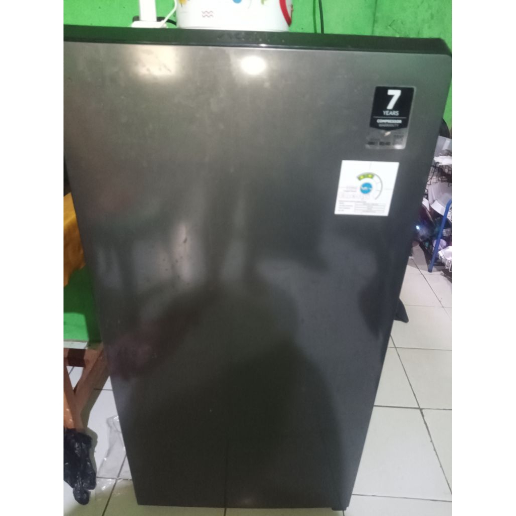 Kulkas merk Aqua 1 pintu