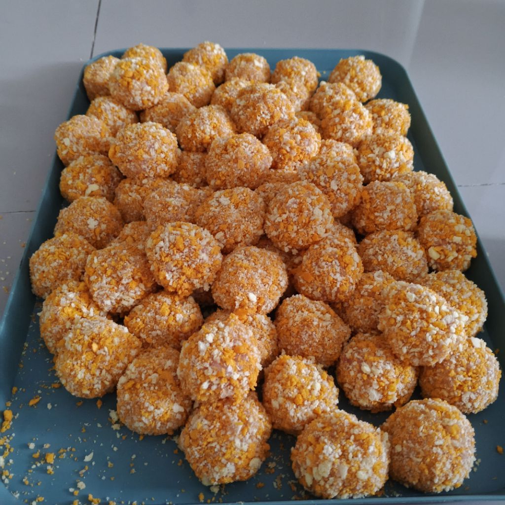 

frozen food bekasi chikenball mozarella ( bola ayam isi keju mozarella)
