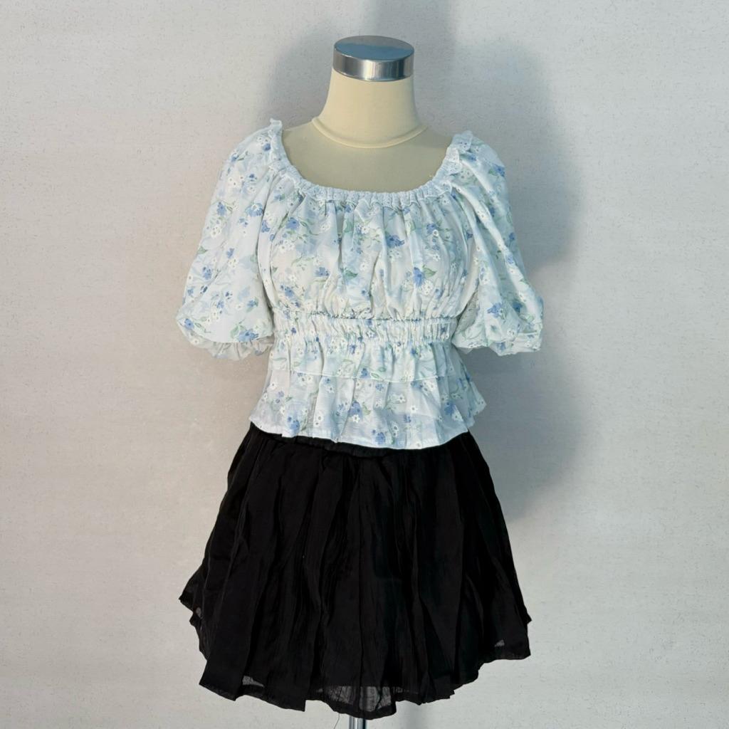 Akiraawardrobe | Square Neck Puff Sleeve Top