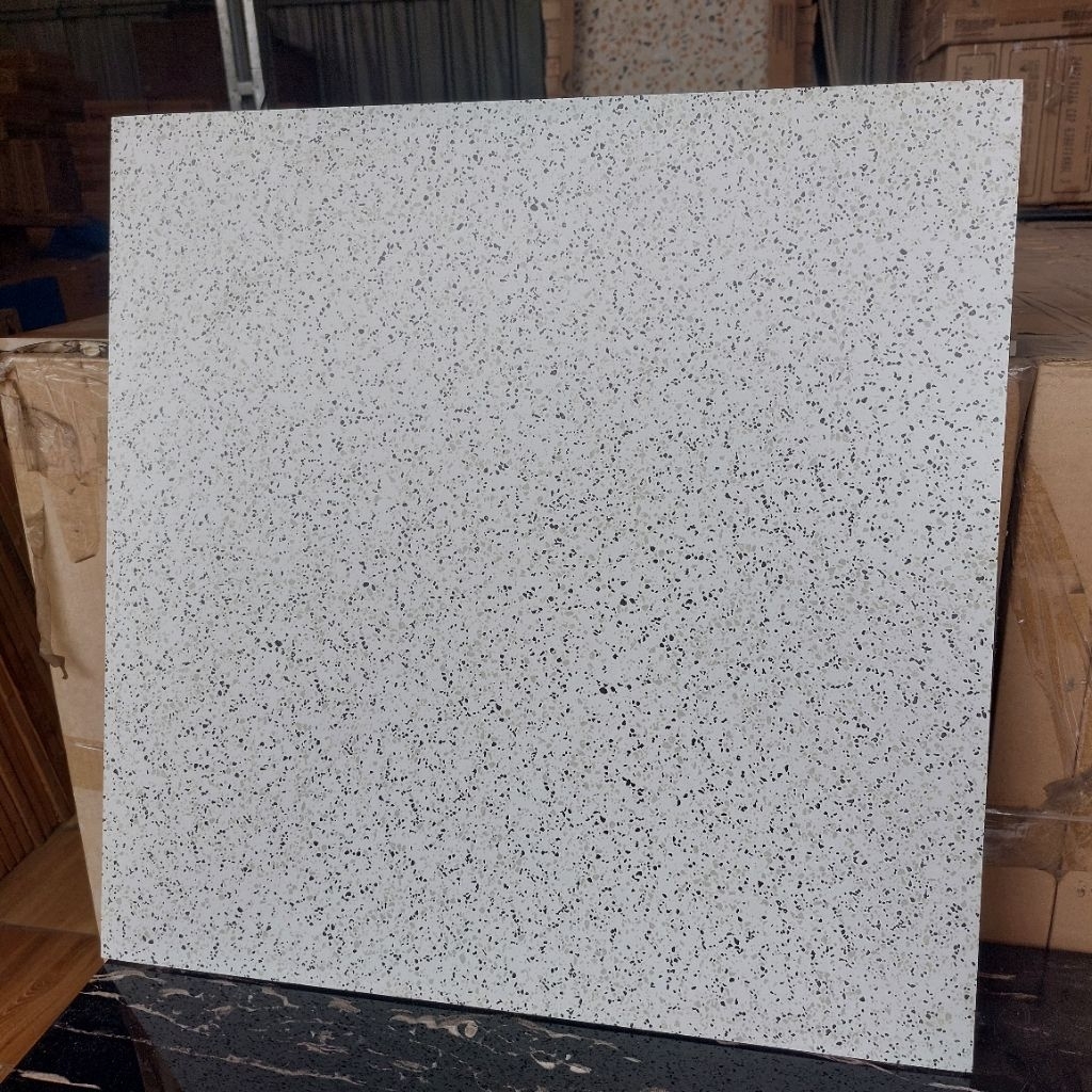 Ubin / keramik lantai 50x50 Platinum logan black dan logan white Keramik teras dan garasi kw 1
