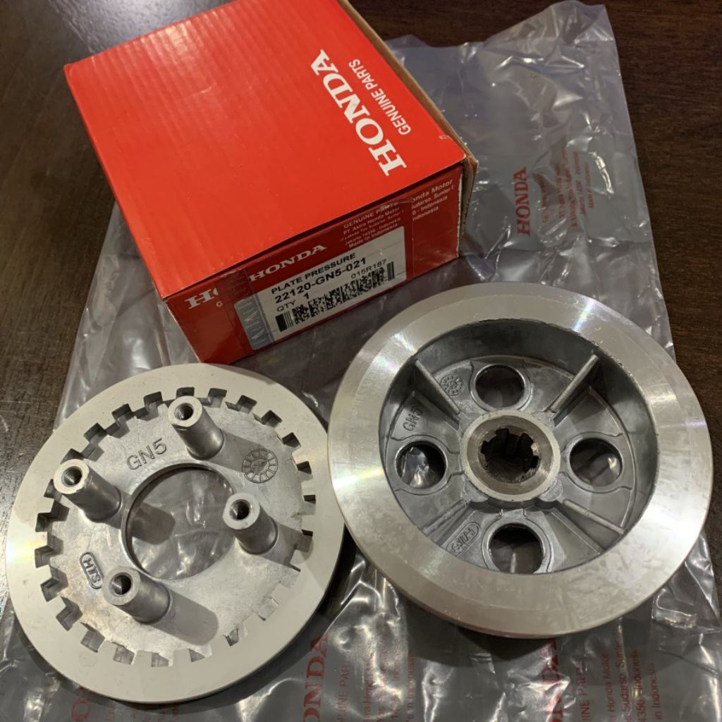 rumah kopling kaki 4 grand + lawan rumah kopling Honda grand Supra lama original GN5