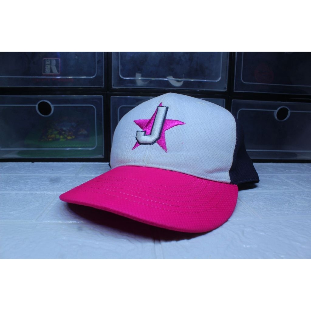 topi second logo J