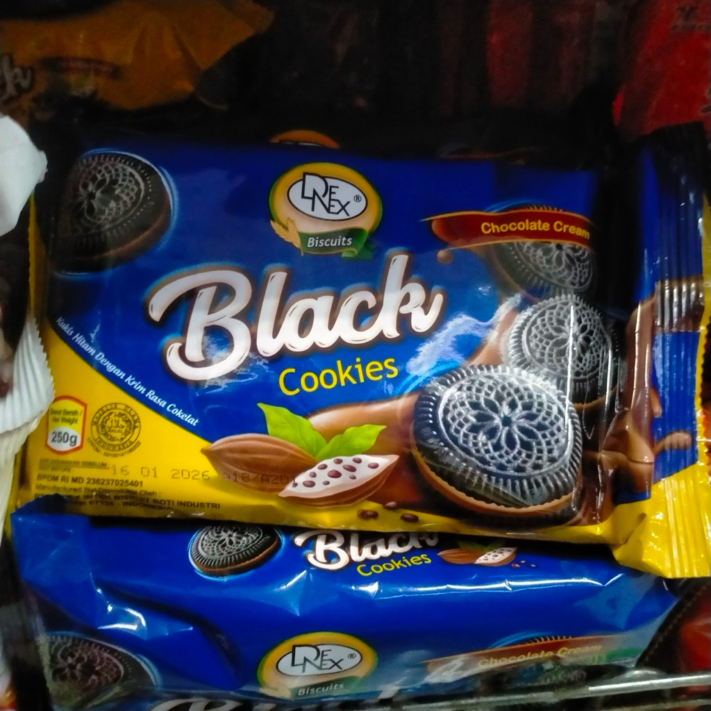 

Biskitop Denex Black Cherry Cookies Sandwich with Cream 250gr