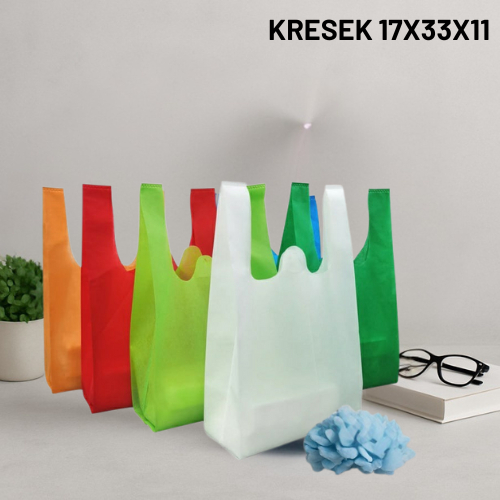 

Tas Kain Spunbond Goodie bag Totte bag Model kantong Kresek 17x33x11 cm