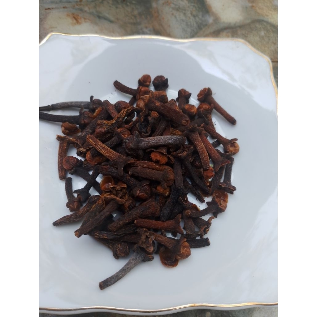 

CENGKEH REMPAH KERING BERKUALITAS 20 g - 25 g